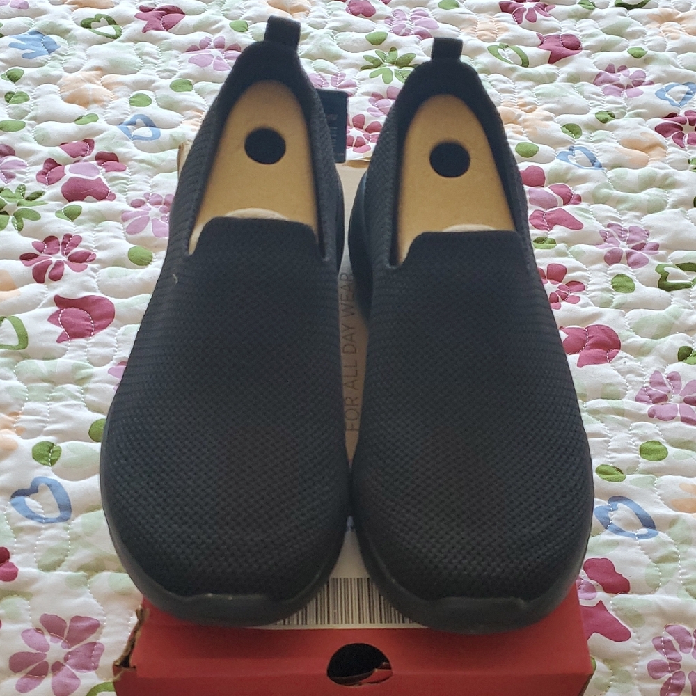 Skechers Go Walk Joy Slip-On Sneakers 6W